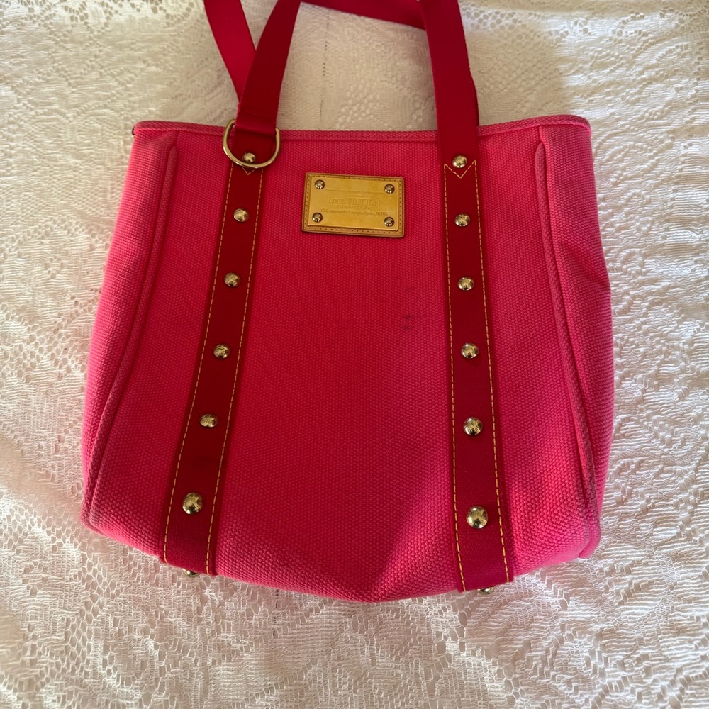 Louis Vuitton tote bag
LV Antigua Cabas
Pink 
Authentic